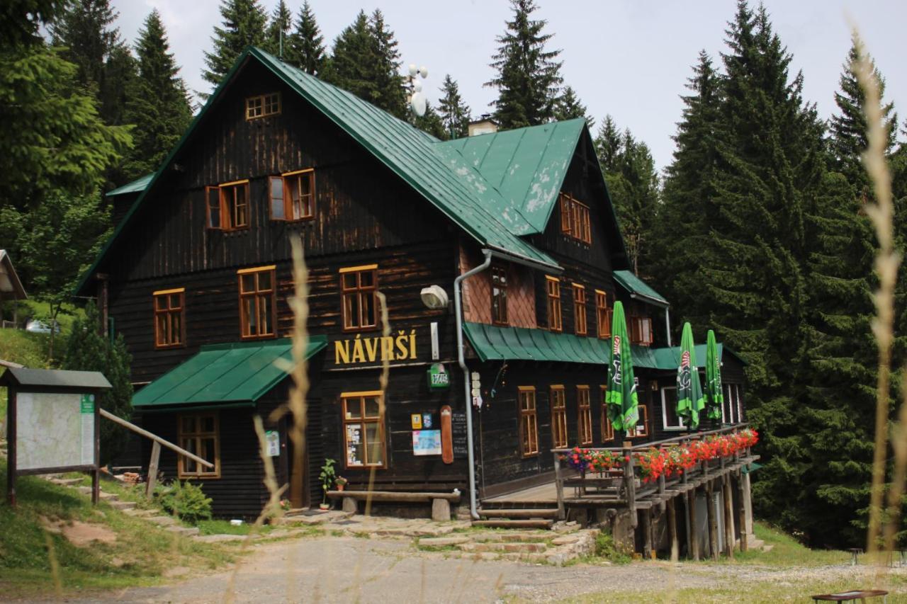 Отель Horska Chata Navrsi Старе-Место Экстерьер фото